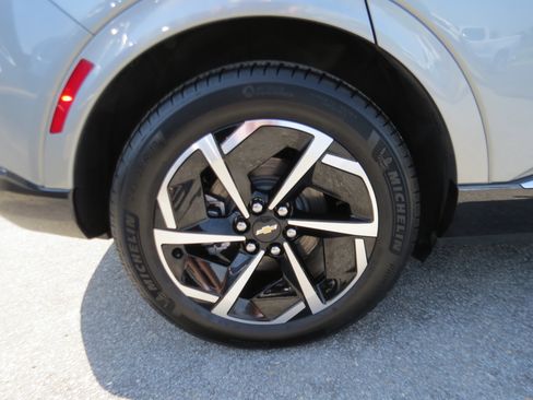 Used 2025 Chevrolet Equinox EV LT w/ Convenience Package FWD image 11