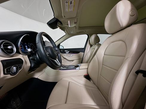 Used 2022 Mercedes-Benz GLC 300 w/ Multimedia Package Lite image 13
