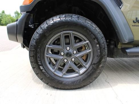 Used 2026 Jeep Wrangler Unlimited Sport AWD/4WD image 28