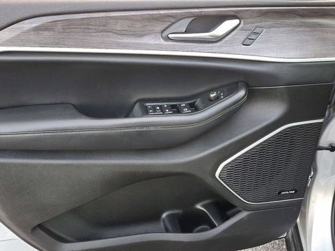 Used 2022 Jeep Grand Cherokee L Limited image 14