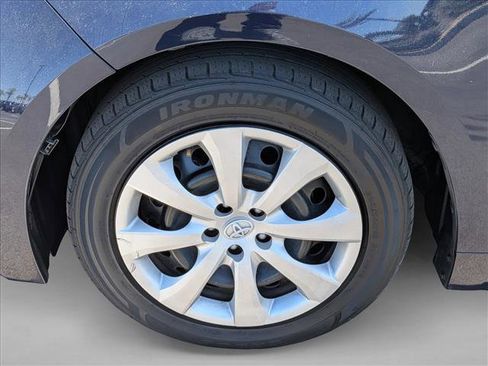 Used 2023 Toyota Corolla LE FWD image 29