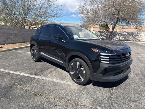 Used 2025 Nissan Kicks SR image 4