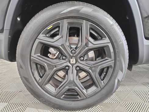 Used 2024 Rivian R1S Adventure AWD/4WD image 12