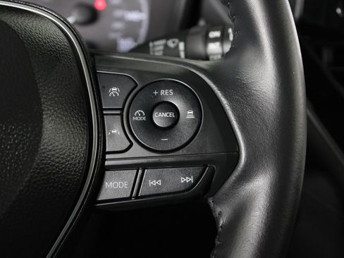 Used 2025 Toyota Corolla Cross LE image 23