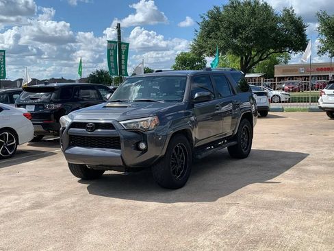 Used 2019 Toyota 4Runner SR5 RWD image 4