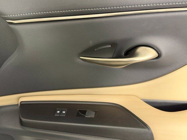 Used 2019 Lexus ES 350 w/ Accessory Package 2 FWD image 30