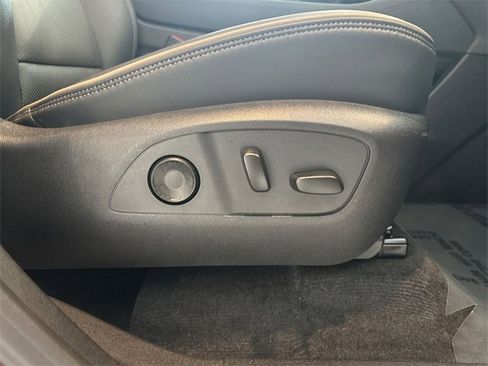 Certified 2024 Chevrolet Traverse RS image 24