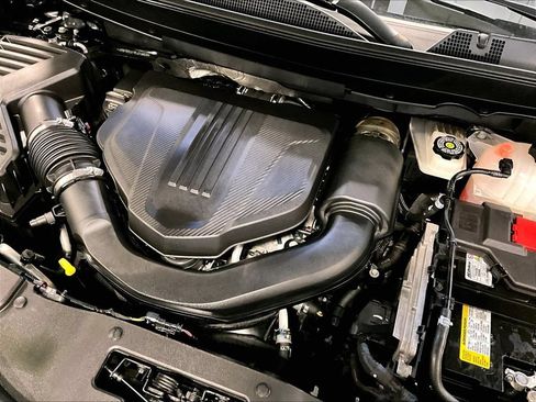 Used 2024 Chevrolet Traverse LT w/ Midnight/Sport Edition FWD image 36