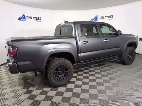 Used 2023 Toyota Tacoma Limited image 5