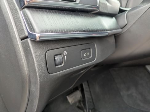 Used 2020 Volvo XC90 T6 Momentum image 23