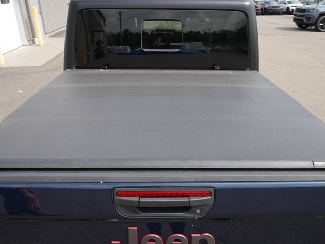 Used 2025 Jeep Gladiator Rubicon w/ Convenience Group AWD/4WD image 10