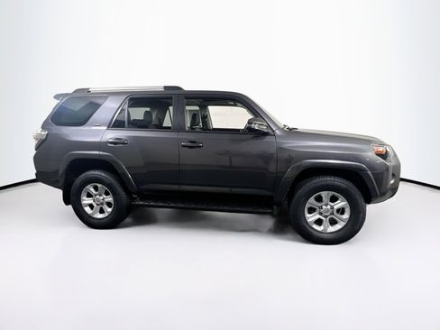Used 2020 Toyota 4Runner SR5 Premium image 4