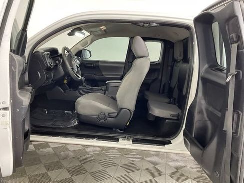Used 2022 Toyota Tacoma SR RWD image 14
