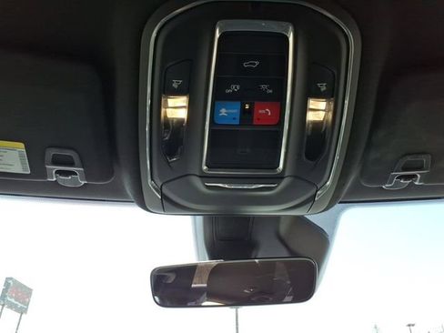 Certified 2025 Jeep Grand Cherokee Altitude AWD/4WD image 17