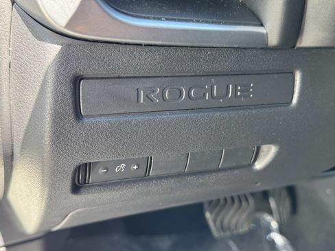 Used 2022 Nissan Rogue S FWD image 27