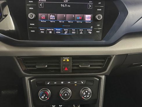 Used 2022 Volkswagen Taos SE w/ Panoramic Sunroof Package image 21