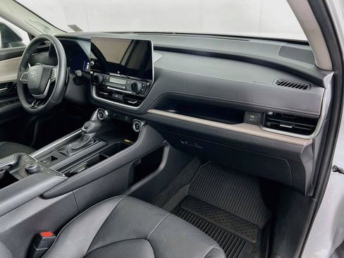 Used 2024 Toyota Grand Highlander AWD image 30