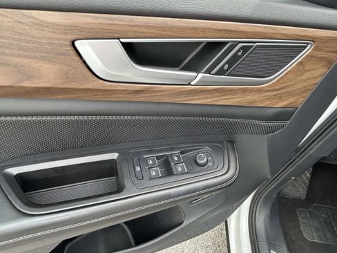 Used 2024 Volkswagen Atlas SE FWD image 20