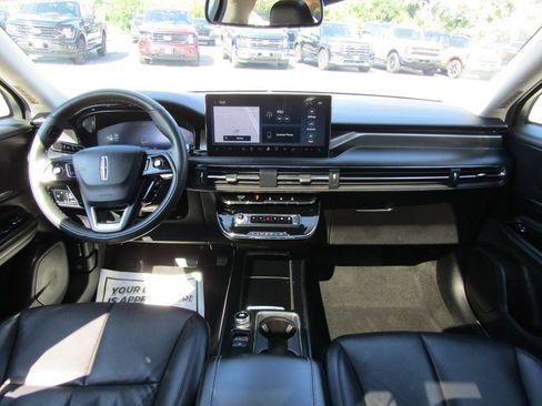 Used 2024 Lincoln Corsair Grand Touring AWD/4WD image 4