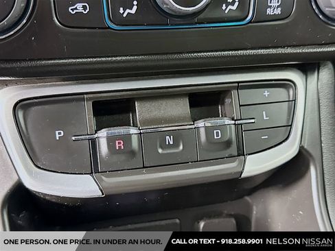 Used 2022 GMC Terrain SLE w/ Driver Convenience Package FWD image 17