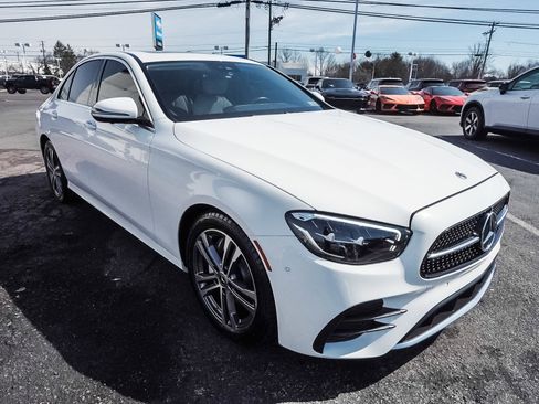 Used 2022 Mercedes-Benz E 350 4MATIC Sedan image 3