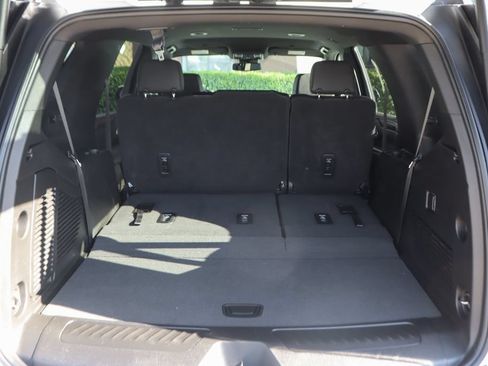 Used 2023 Chevrolet Tahoe LT RWD image 10