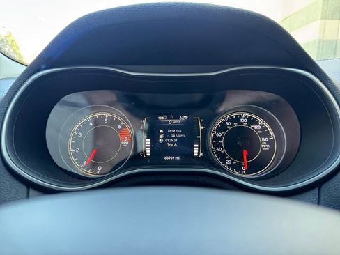 Used 2021 Jeep Cherokee Latitude Plus image 27