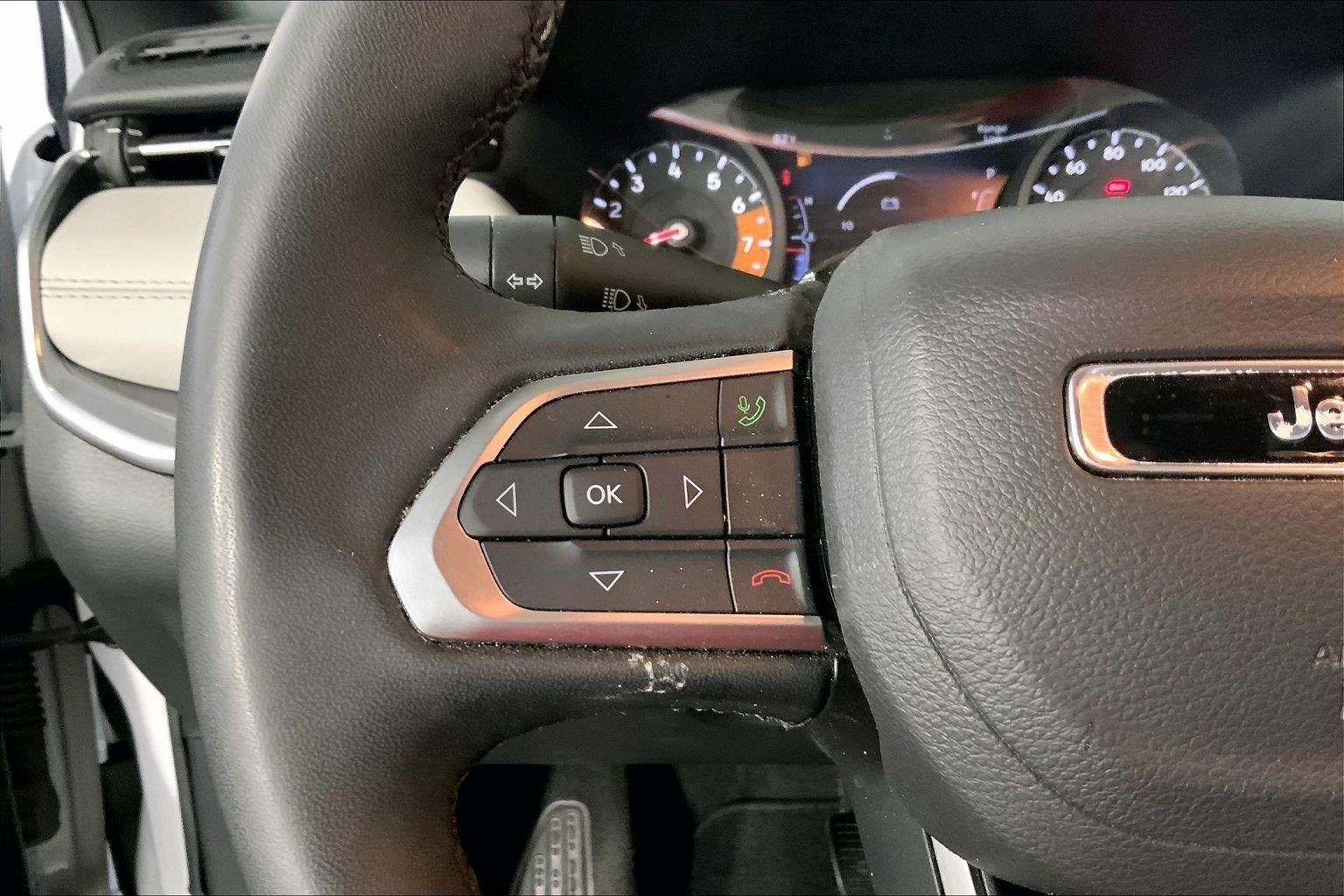 Used 2025 Jeep Compass Limited AWD/4WD image 18
