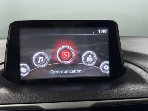 Used 2017 MAZDA MAZDA3 Touring FWD image 13