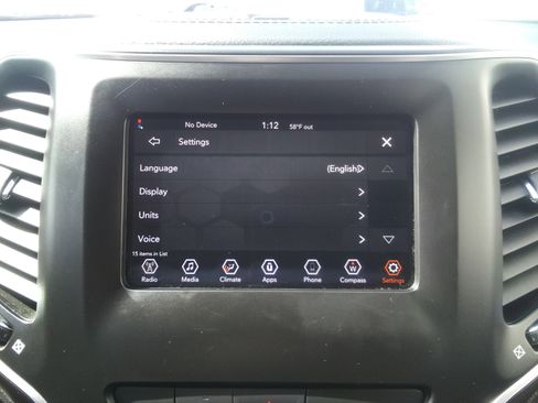 Used 2019 Jeep Cherokee Latitude Plus image 27