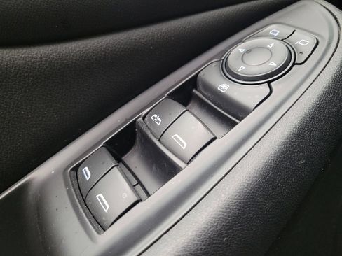 Used 2018 Chevrolet Volt Premier w/ Driver Confidence Package FWD image 27