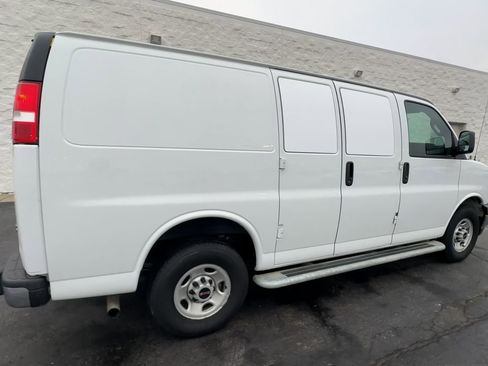 Used 2024 GMC Savana 2500 w/ Driver Convenience Package image 8