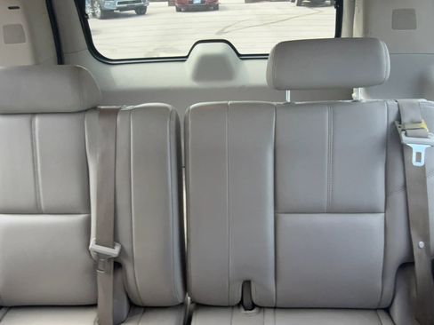 Used 2007 Chevrolet Suburban LTZ w/ LTZ Preferred Equipment Group image 13