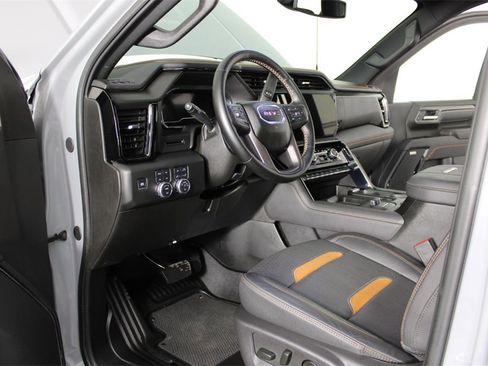 Used 2025 GMC Sierra 3500 AT4 image 21