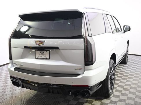 New 2026 Cadillac Escalade V w/ LPO, Floor Liner Package AWD/4WD image 6