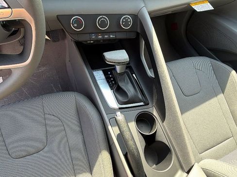 New 2026 Hyundai Elantra SE image 27