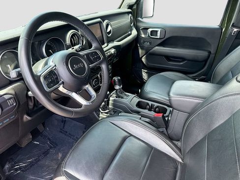 Used 2023 Jeep Wrangler Unlimited Sahara AWD/4WD image 25