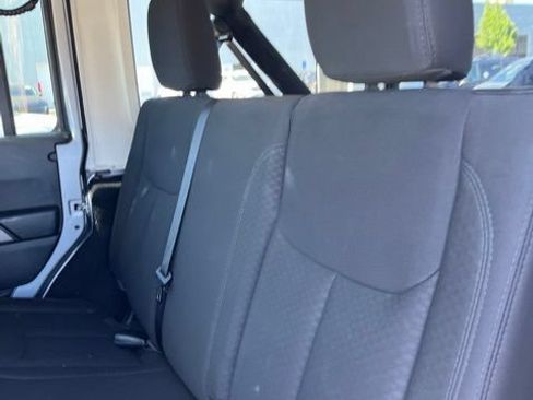 Used 2018 Jeep Wrangler Unlimited Sport S AWD/4WD image 10