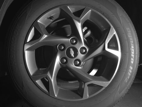 Used 2025 Chevrolet Trax LT FWD image 14