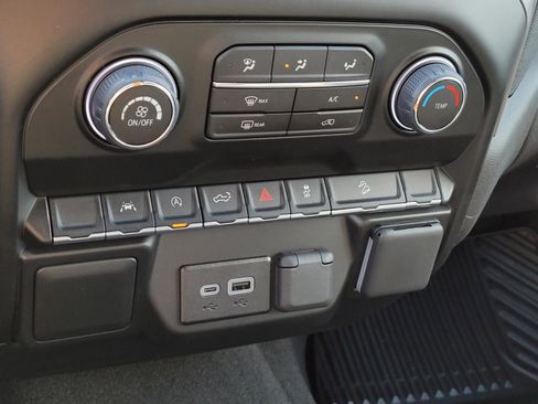New 2026 Chevrolet Silverado 1500 Custom Trail Boss AWD/4WD image 18