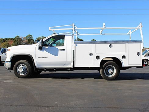 Used 2024 Chevrolet Silverado 3500 W/T w/ Snow Plow Prep Package image 6
