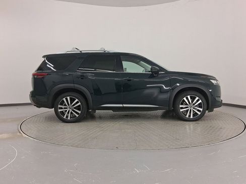 Used 2023 Nissan Pathfinder Platinum image 8