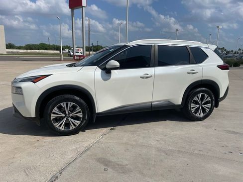 Certified 2023 Nissan Rogue SV w/ SV Premium B Package FWD image 4