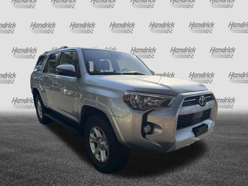 Used 2020 Toyota 4Runner SR5 Premium w/ Moonroof Package AWD/4WD image 2