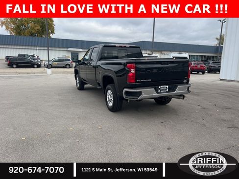 Used 2025 Chevrolet Silverado 2500 LT w/ Safety Package image 15