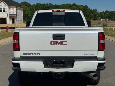 Used 2019 GMC Sierra 2500 Denali w/ Duramax Plus Package image 3
