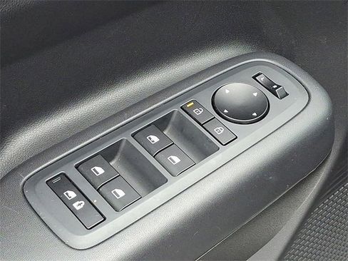 Used 2025 Hyundai Santa Fe SE image 15