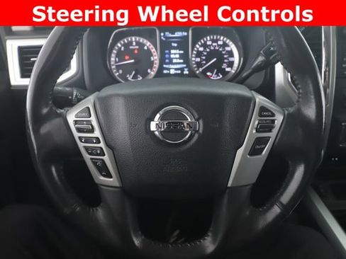 Used 2017 Nissan Titan SV AWD/4WD image 23