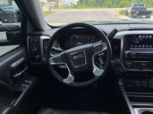 Used 2018 GMC Sierra 1500 SLT AWD/4WD image 16