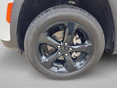 Used 2022 Jeep Grand Cherokee Altitude RWD image 22